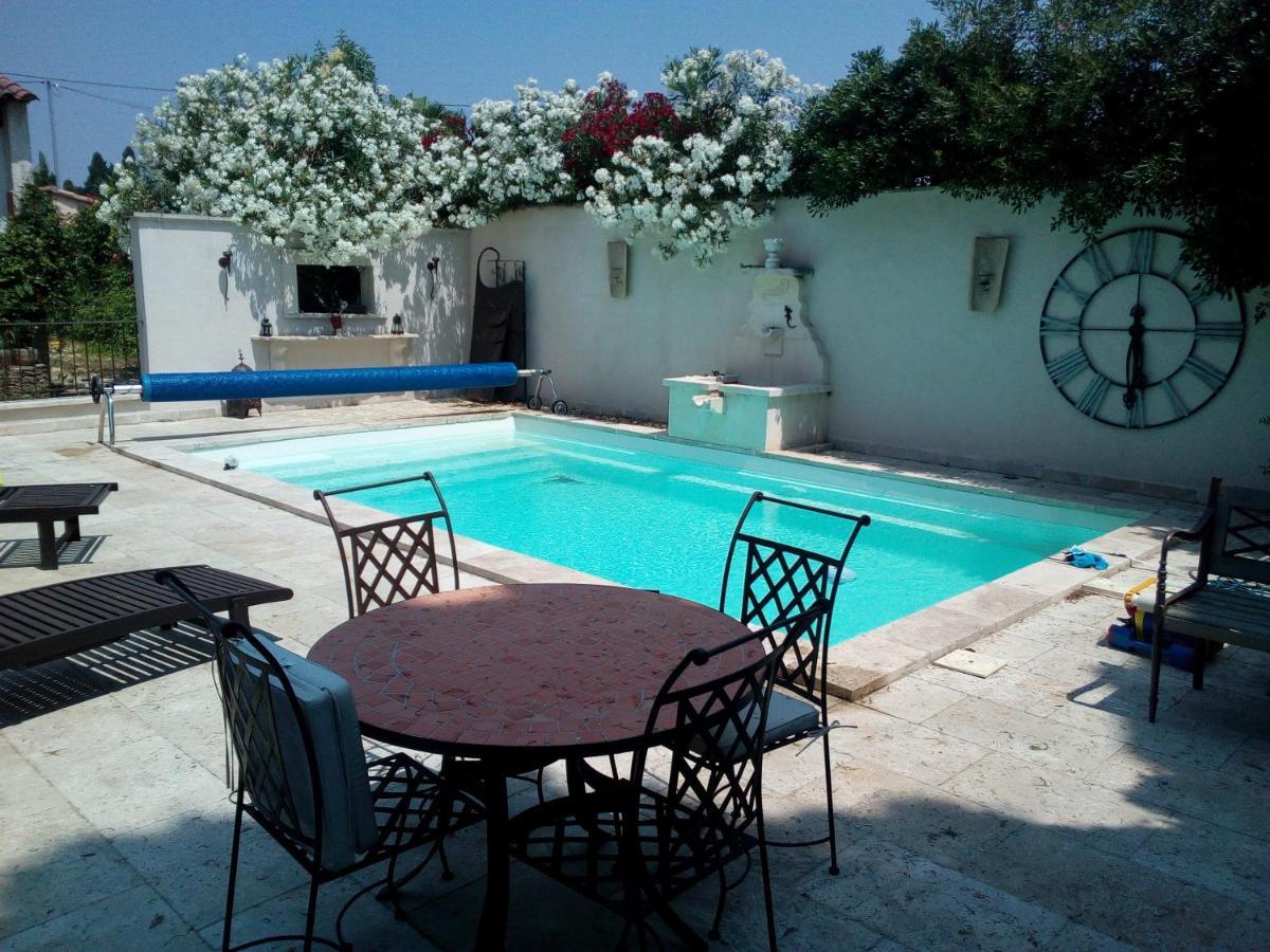 Calenco Des Carlenes Appartement Tarascon Buitenkant foto