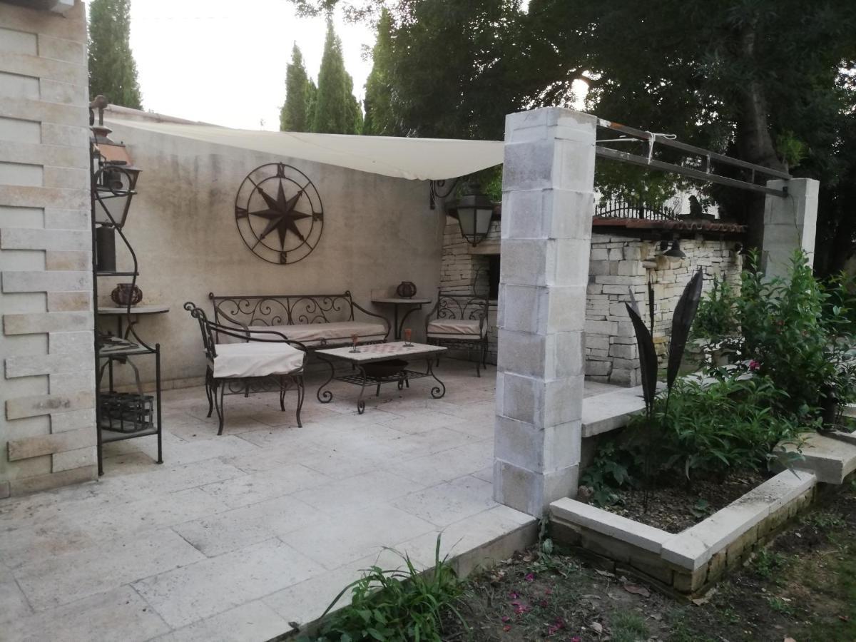 Calenco Des Carlenes Appartement Tarascon Buitenkant foto